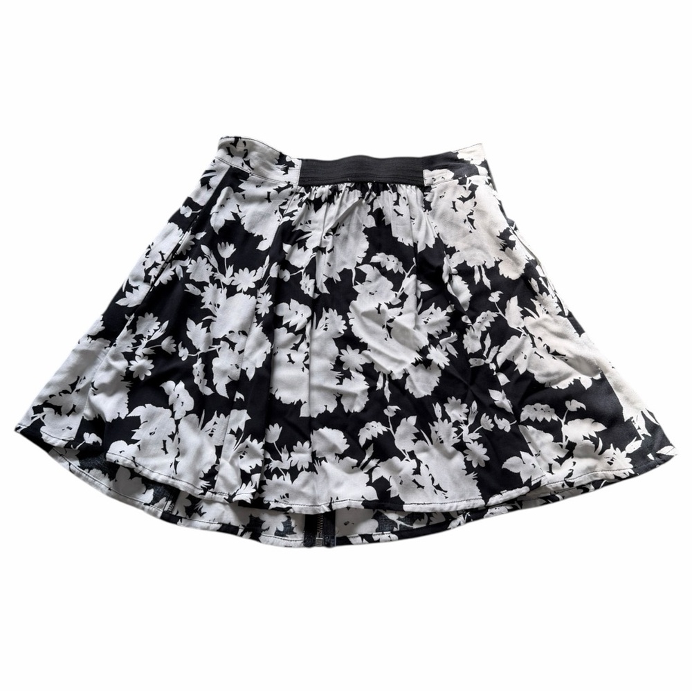 Pins & Needles Black and White Floral Skater Mini Skirt Floral Zip Up Juniors M - Picture 2 of 7